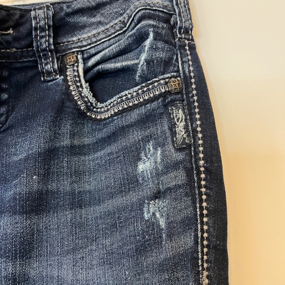 Silver Jeans Women’s Suki Straight Leg Mid Rise Dark Denim 28 X 32 Super Stretch - Picture 7 of 16